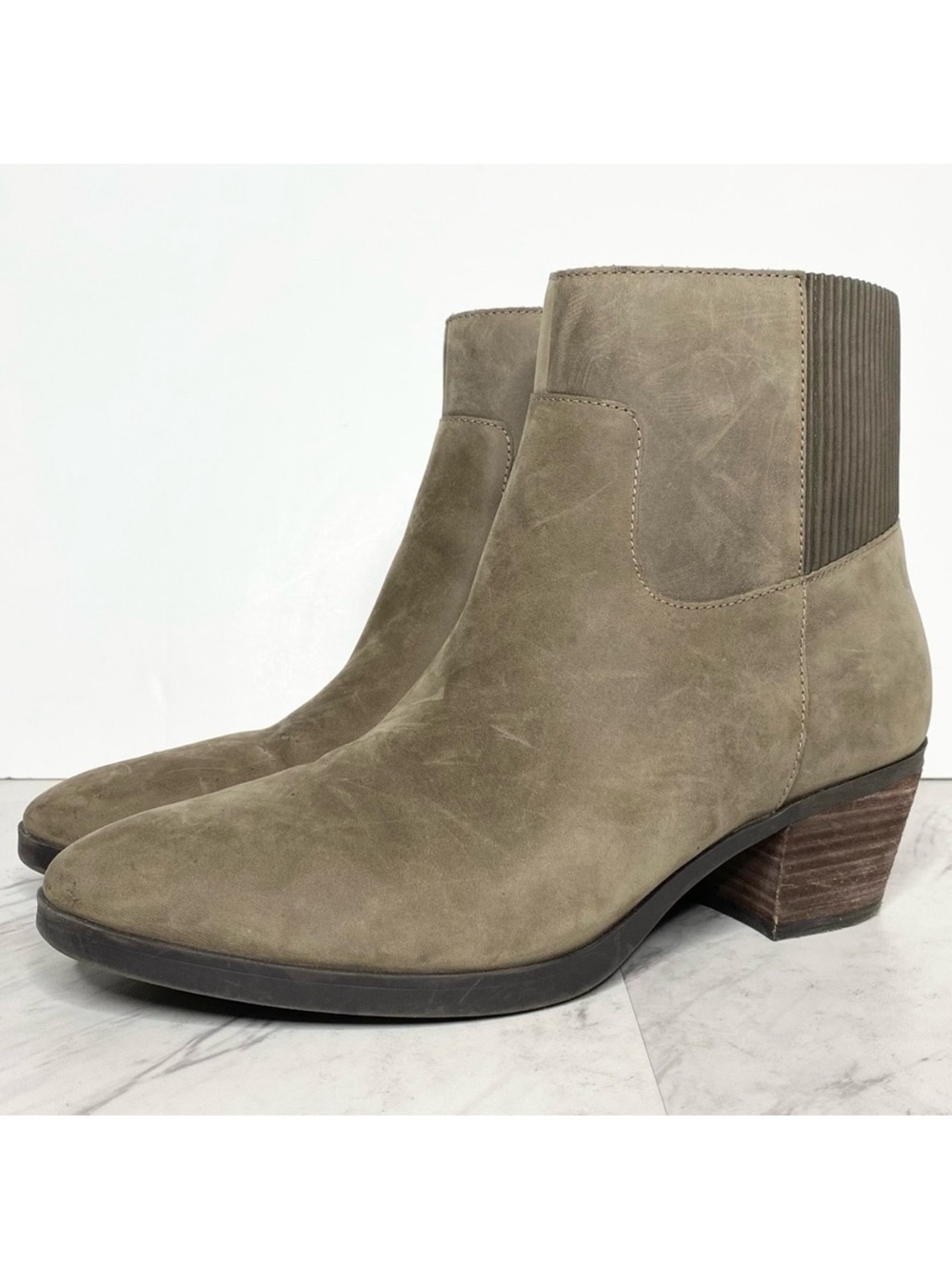 Vionic Shantelle Gray Green Nubuck Bootie 9